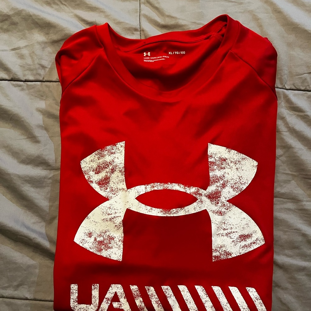 Under Armour Red Short Sleeve Tee